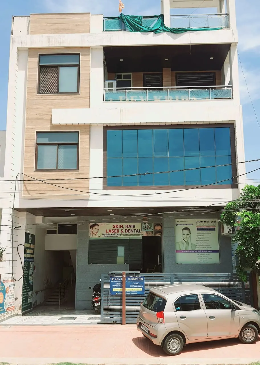 The clinic building on Khirni Phatak Road
